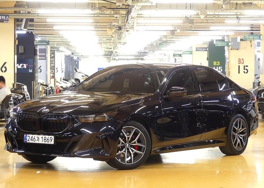 BMW 5 Series 2024