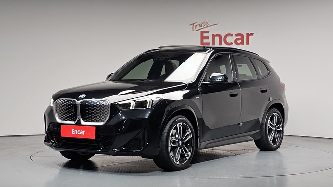 BMW iX1 2024