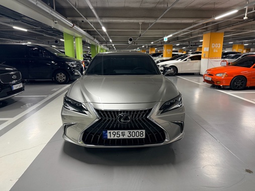 Lexus ES 2023