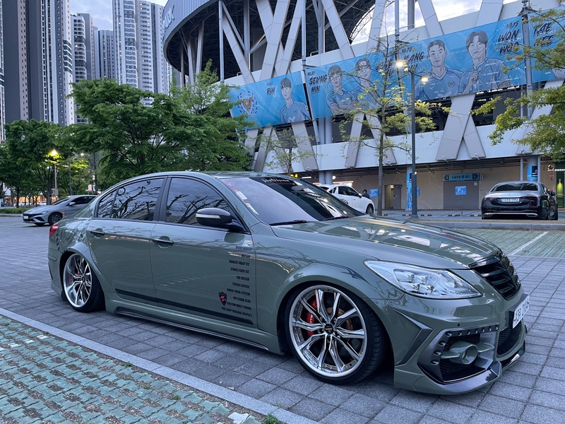 Hyundai Genesis