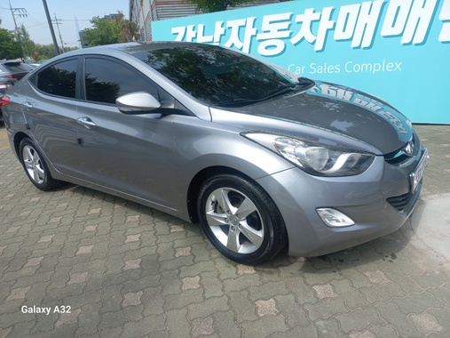 Hyundai Avante 2011