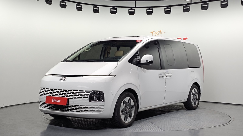 Hyundai Staria