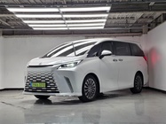 Lexus LM 2025