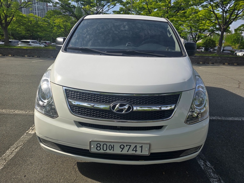 Hyundai Starex