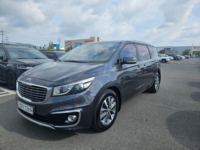 Kia Carnival