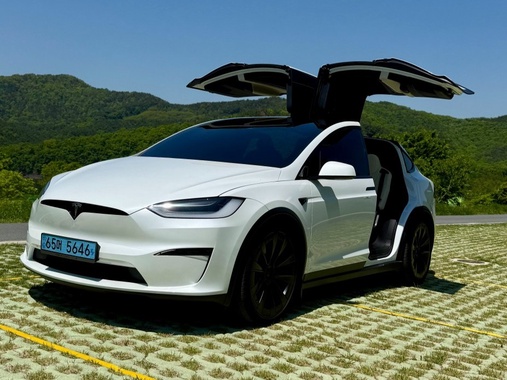 Tesla Model X 2023