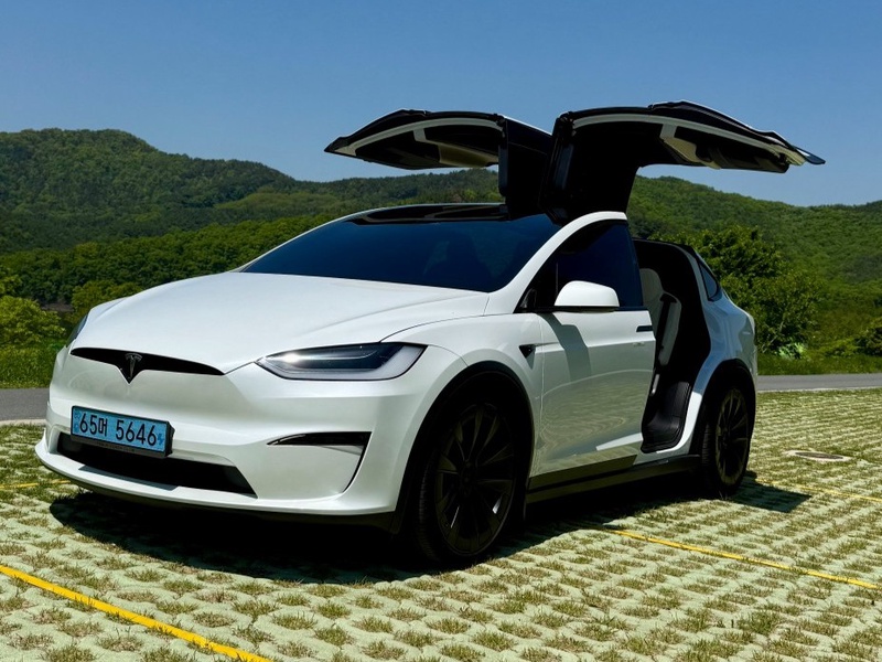 Tesla Model X
