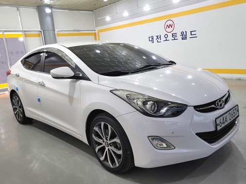 Hyundai Avante 2013