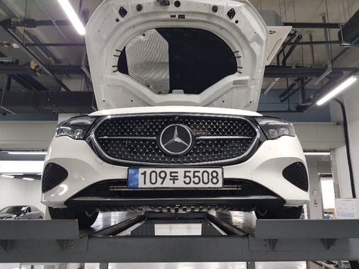 Mercedes-Benz E-Class 2024