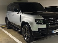 Land Rover Defender 2024