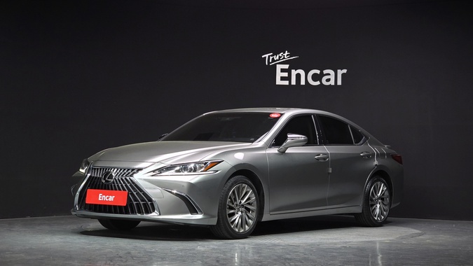 Lexus ES 2024