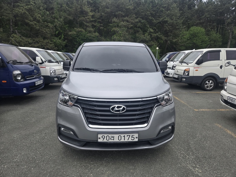Hyundai Starex