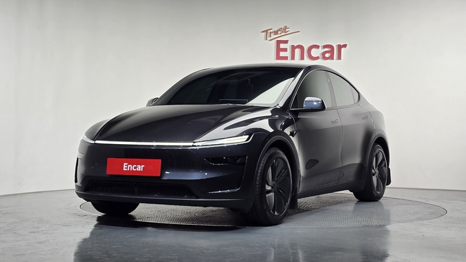 Tesla Model Y 2025