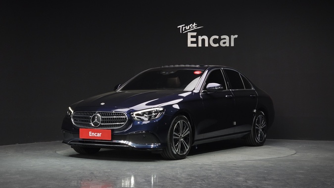 Mercedes-Benz E-Class 2022