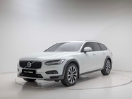 Volvo V90 2025