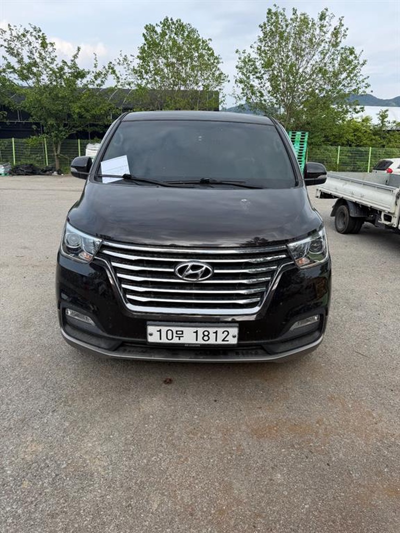 Hyundai Starex