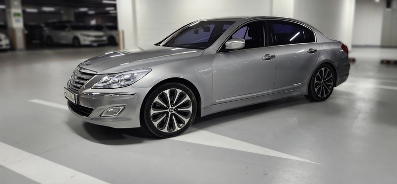 Hyundai Genesis
