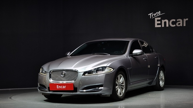 Jaguar XF 2012