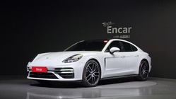 Porsche Panamera 2021