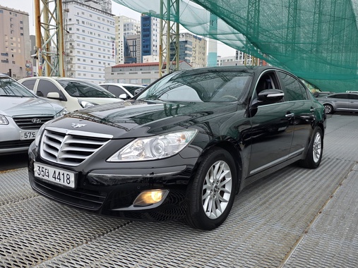 Hyundai Genesis 2010