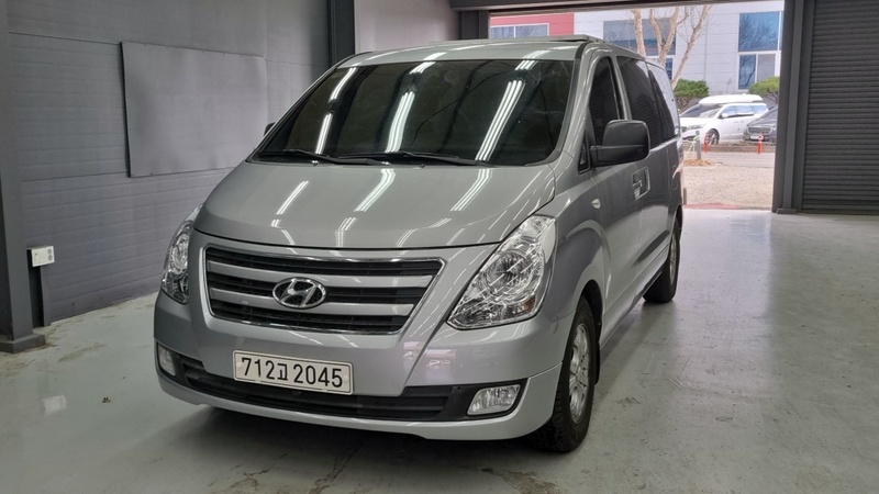 Hyundai Starex