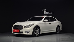 Infiniti Q70 2015