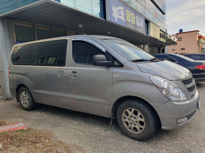 Hyundai Starex