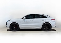 Porsche Cayenne 2021