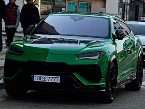 Lamborghini Urus 2024