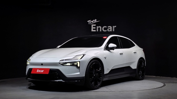 Polestar 4 2025