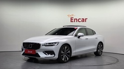 Volvo S60 2023