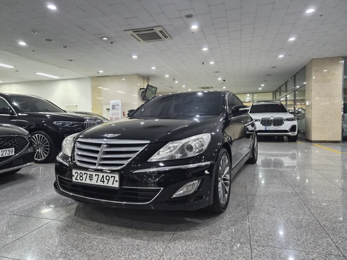 Hyundai Genesis 2012