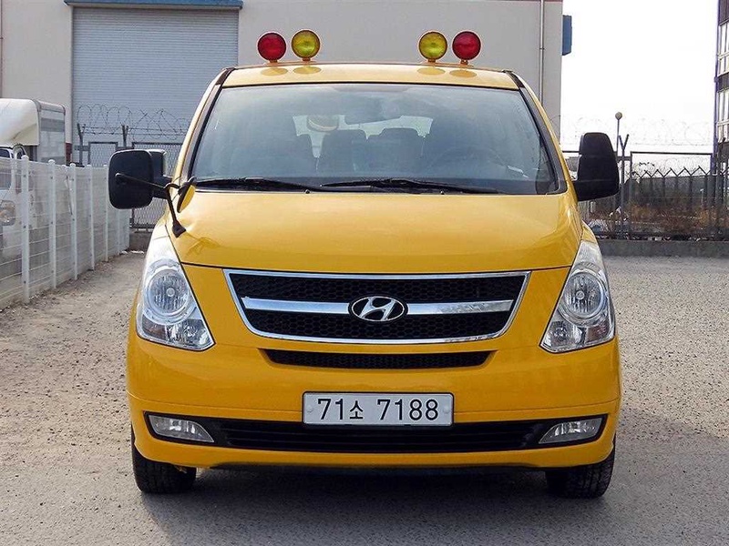 Hyundai Starex