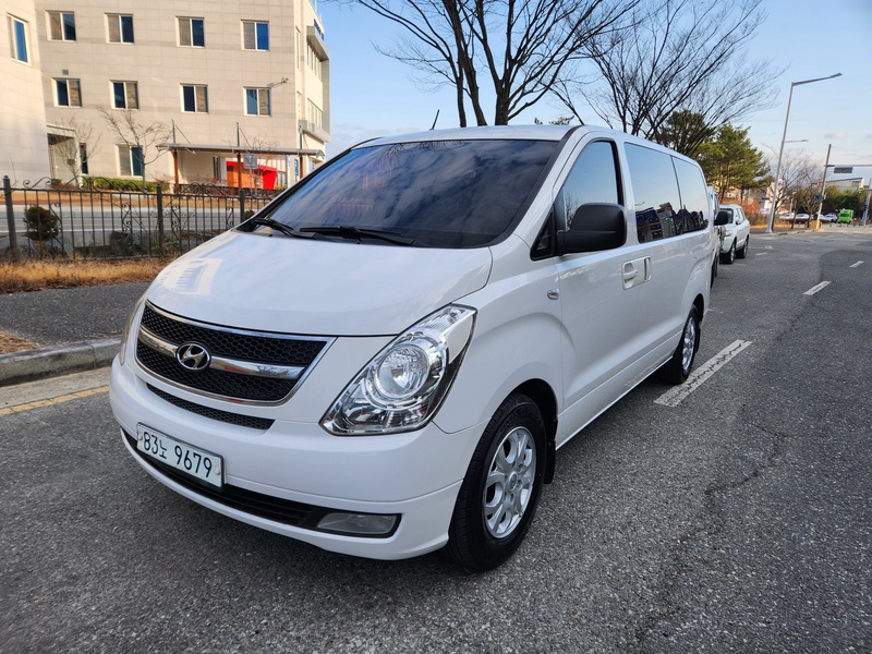 Hyundai Starex