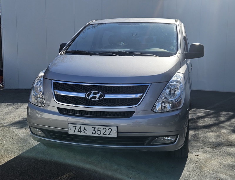 Hyundai Starex