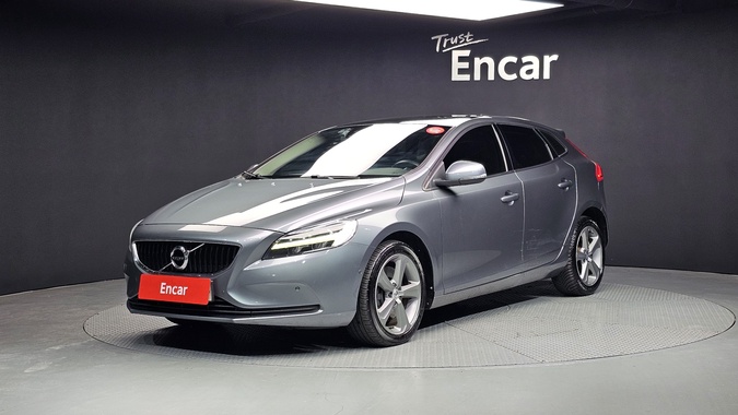 Volvo V40 2018