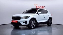 Volvo XC40 2025