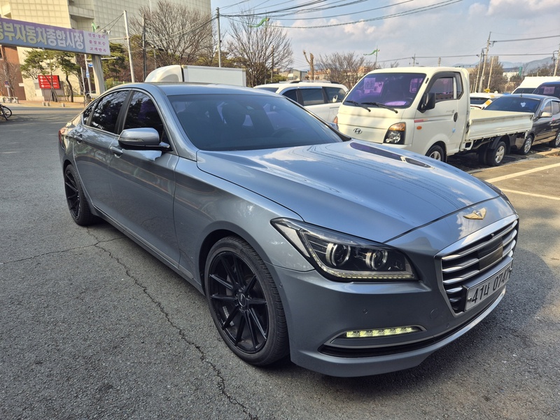 Hyundai Genesis