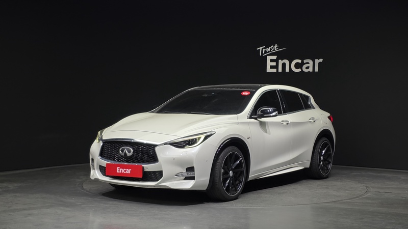 Infiniti Q30