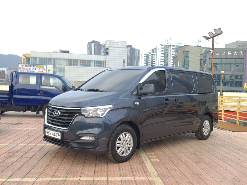 Hyundai Starex