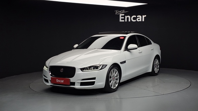 Jaguar XE 2015