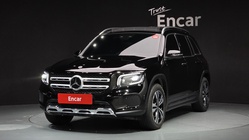 Mercedes-Benz GLB-Class 2023