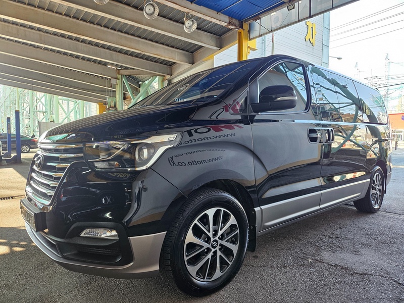 Hyundai Starex