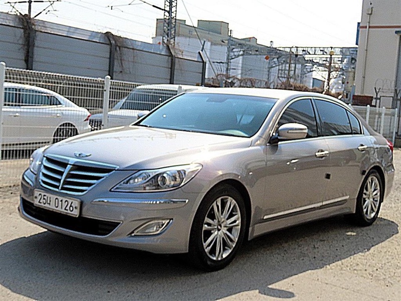 Hyundai Genesis