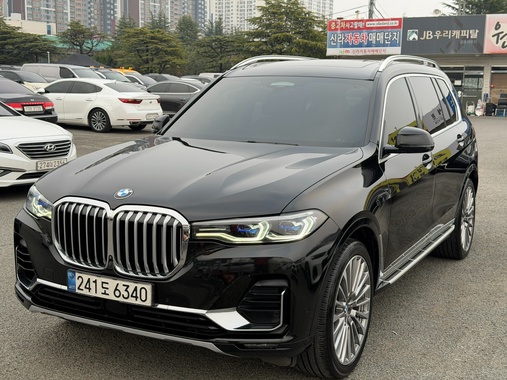 BMW X7 2021