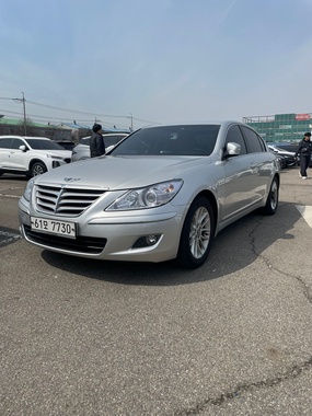 Hyundai Genesis 2011