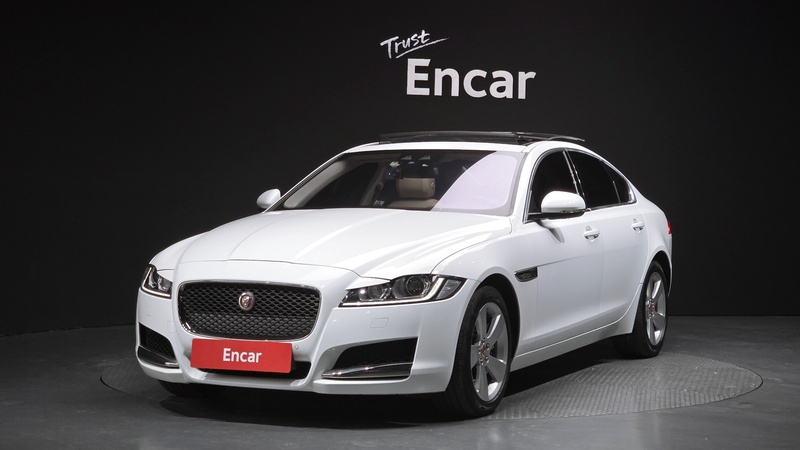 Jaguar XF