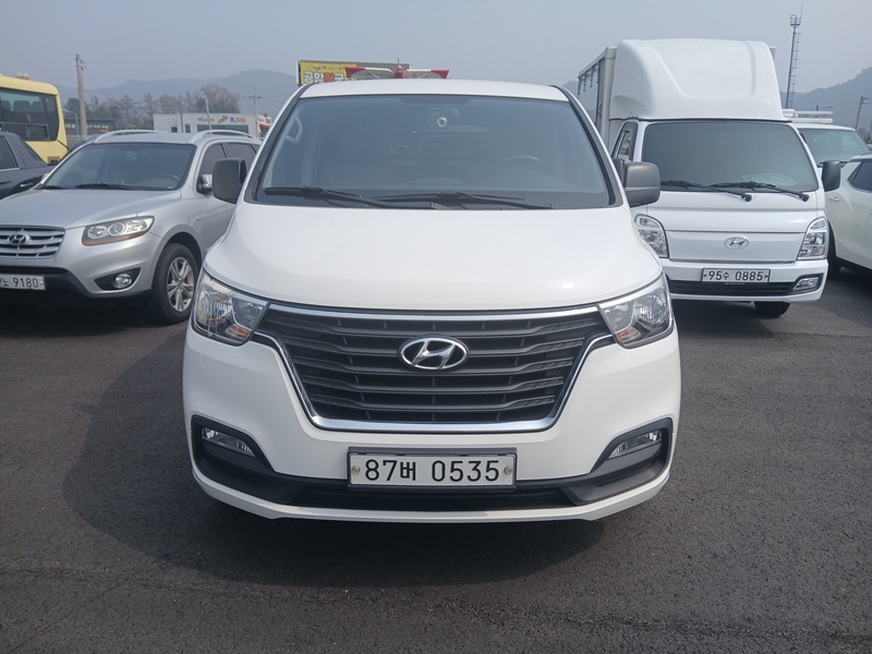 Hyundai Starex