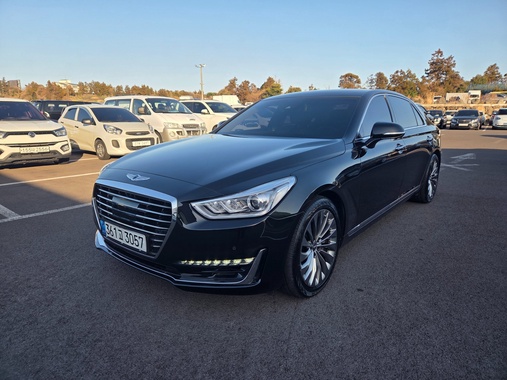 Genesis EQ900 2017