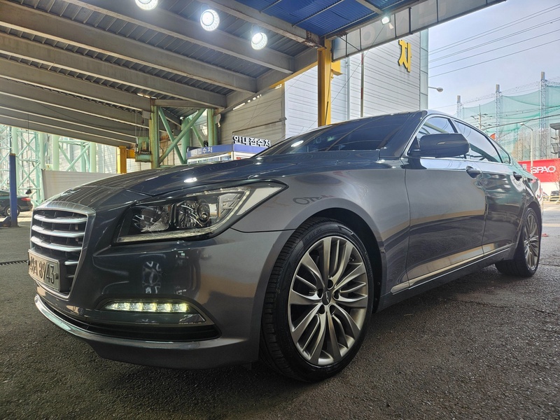 Hyundai Genesis